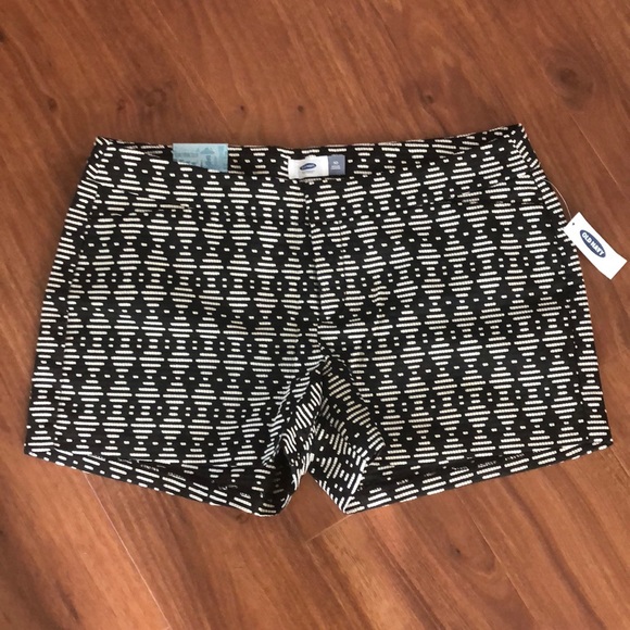 Old Navy Pants - Old Navy - Cute printed shorts - size 10